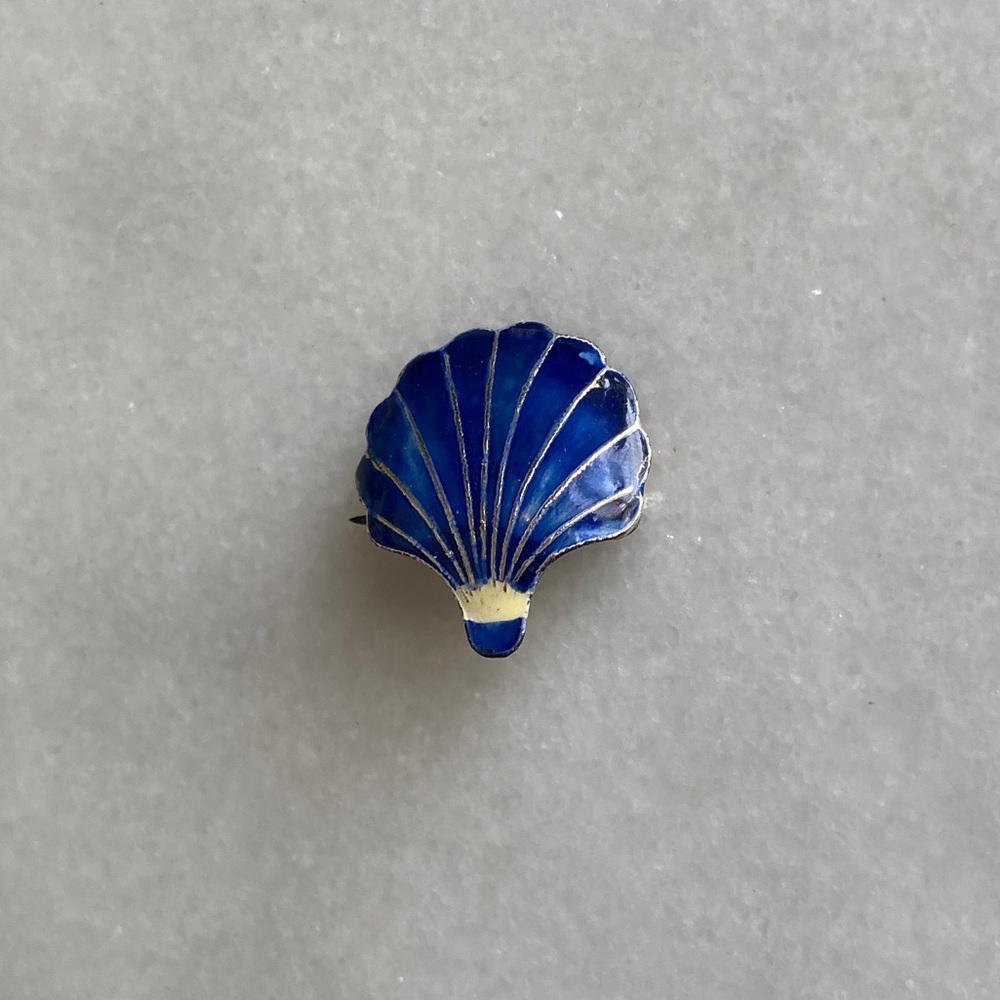 VINTAGE • Blue Shell Brooch Classic Ocean Seas Mermaid Pin Bohemian Hippie Clam - Picture 2 of 6